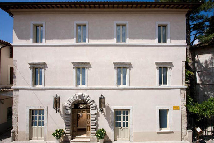 images of palazzo seneca